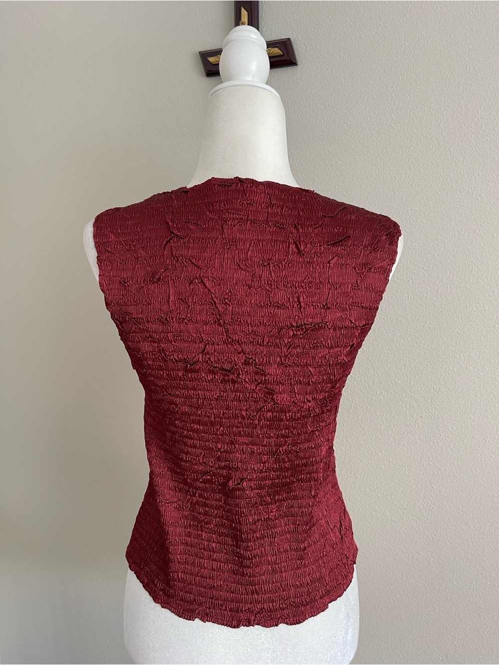 Alberto Makali Sleeveless Ruched Beaded Top in Deep Wine - Picture 6 of 7
